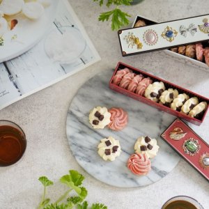 画像3: グルテンフリーの宝石箱クッキー2缶セット(苺&ハーフハーフ)