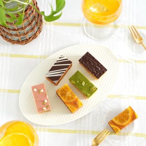 画像2: 白金プラチナバウム(5個入り)化粧箱入り