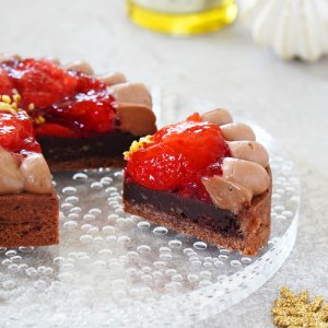 画像6: 幸せの缶ケーキ(苺ショコラタルト＆熟成和栗のモンブラン)【２缶セット】化粧箱入り