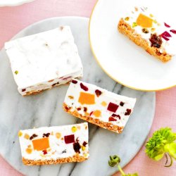 マンゴーとベリー＆ピスタチオのアイスチーズケーキ（化粧箱入り）
