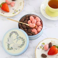 リースショコラ缶（アーモンドショコラ＆苺ショコラカシュー）