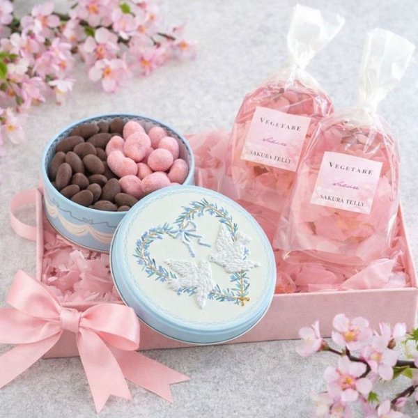 画像1: リースショコラ1缶＆桜ゼリー２個セット (1)